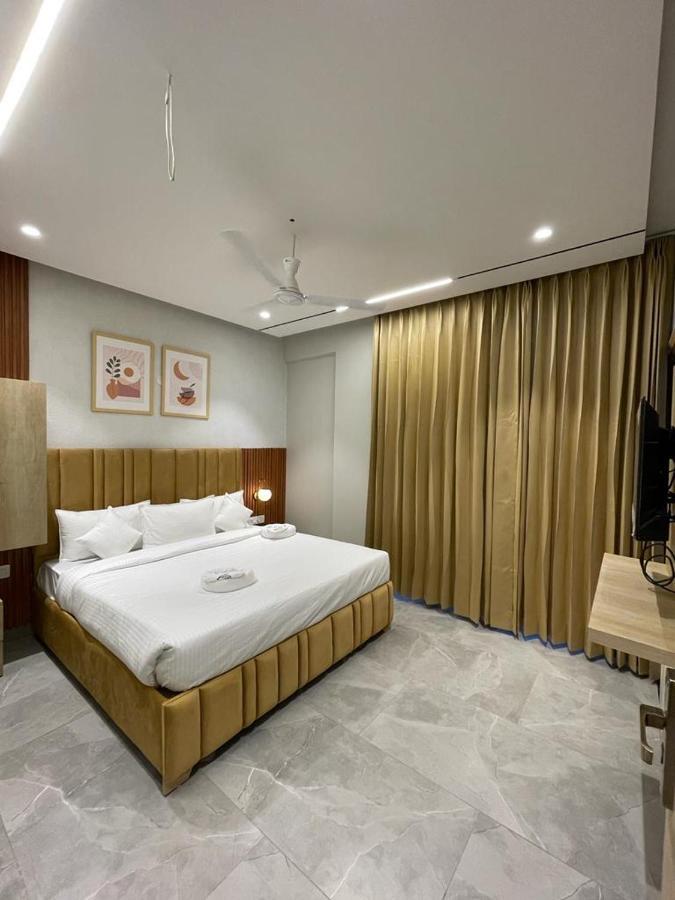 Hotel West Inn Premium Kharar エクステリア 写真