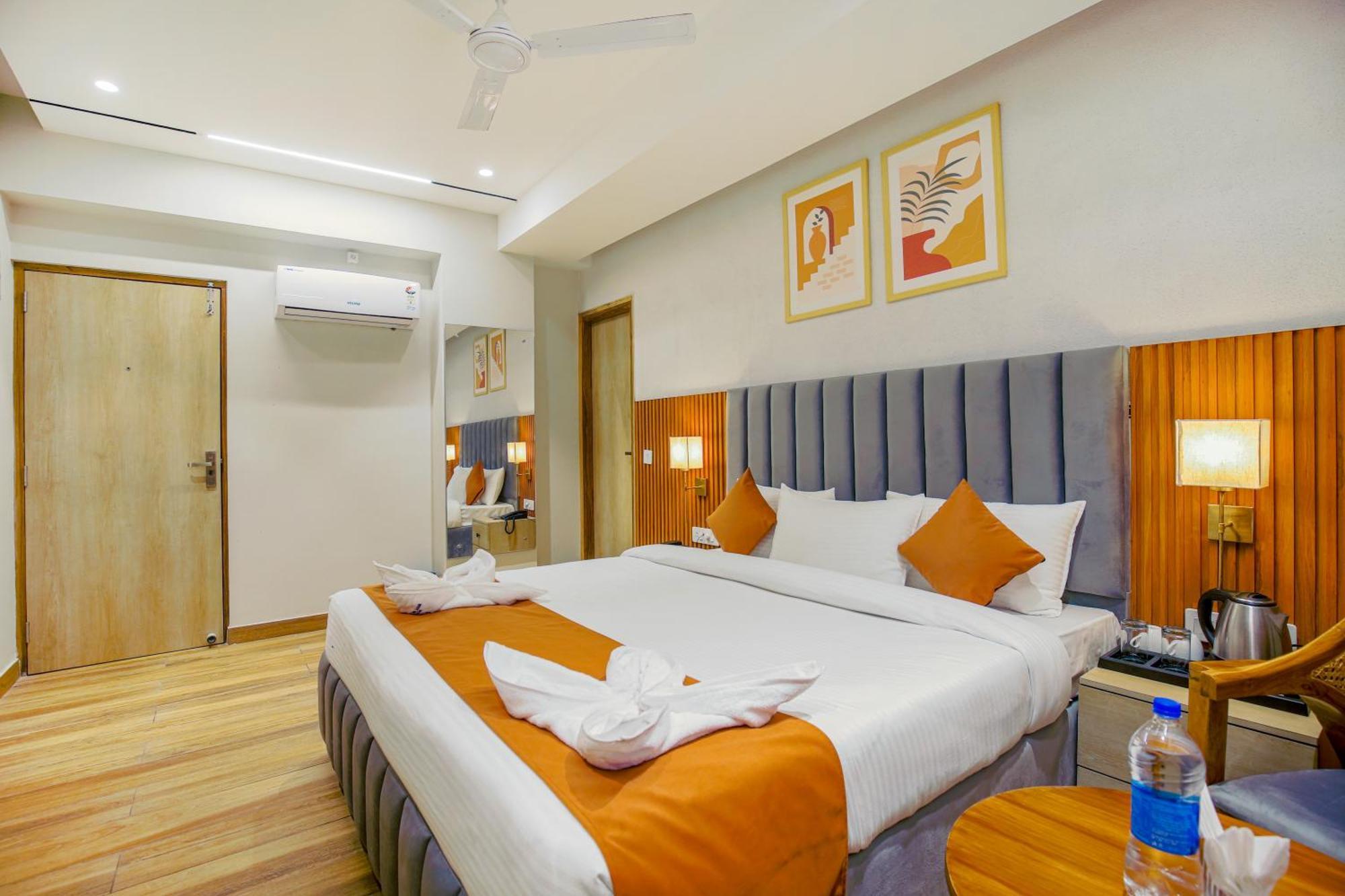 Hotel West Inn Premium Kharar エクステリア 写真